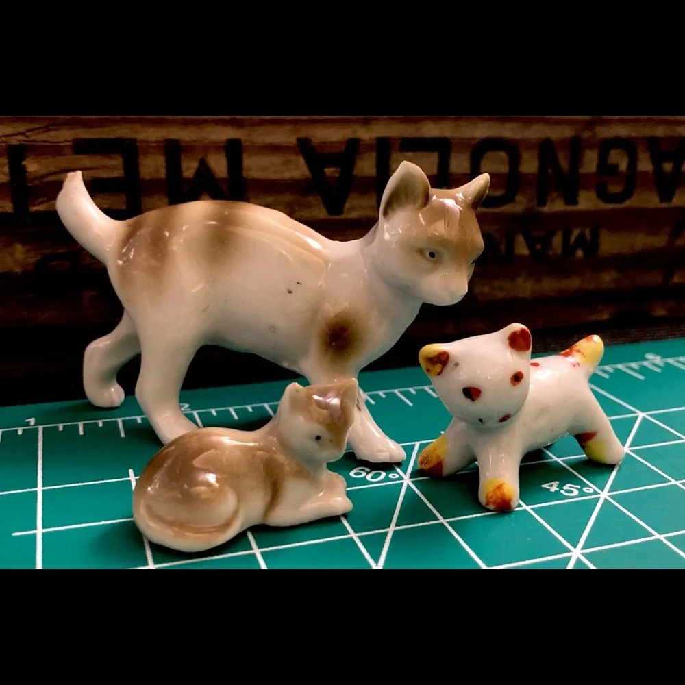 Vintage Mid Century Porcelain Cat And Kitten Figures Made In Japan & Germany